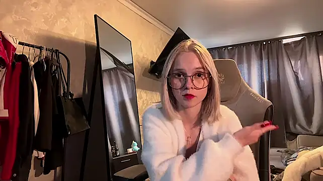 NikiLovers live cam on StripChat