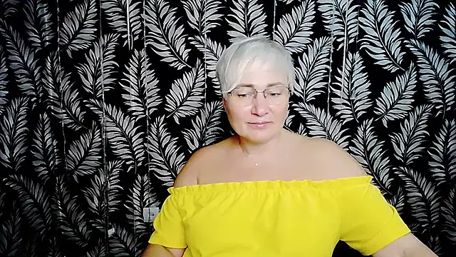 Olivia_playful webcam