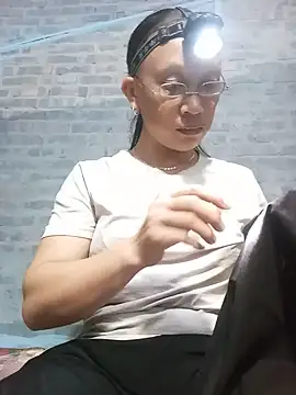 Linda-04 webcam