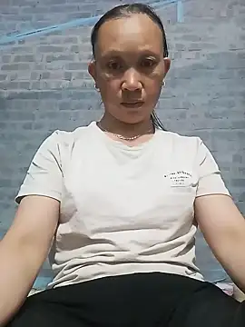 Linda-04 live cam on StripChat