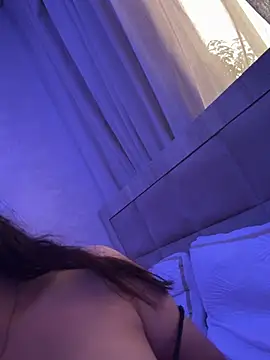 YaraQueen webcam