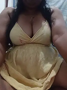 chubby_wife live cam on StripChat