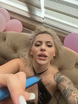 IveySin live cam on StripChat