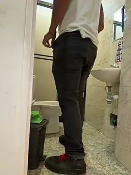 bigdick211292 (M young) - Give me my hot 🥵 milk 🥛 daddy