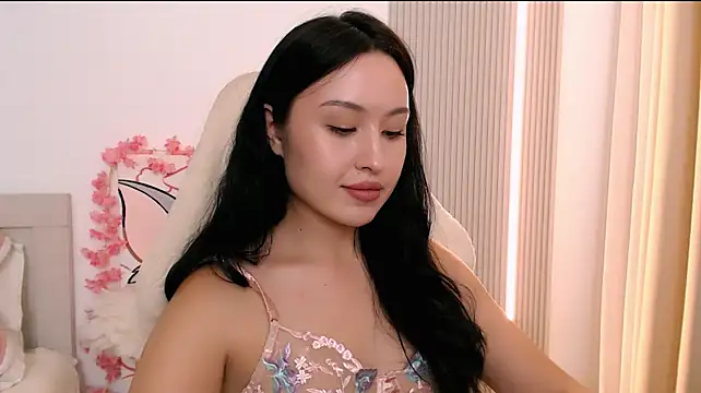 Ann__Cute live cam on StripChat