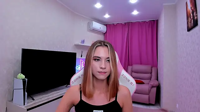 EllaCurtis