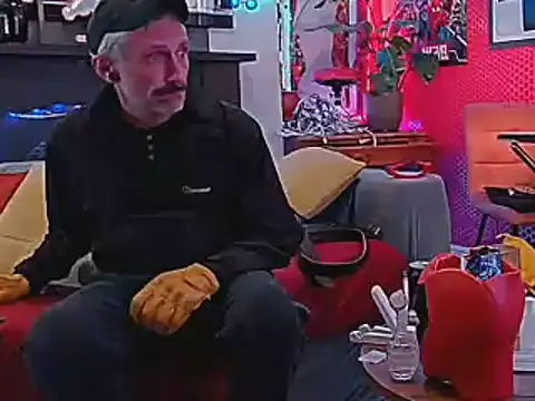your-new-hoT-uncle