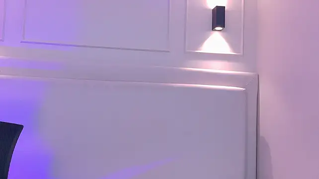 NaomiKlarc
