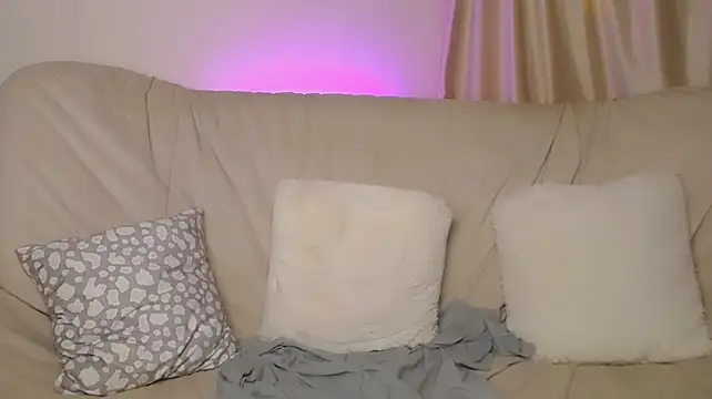 EllyColins webcam