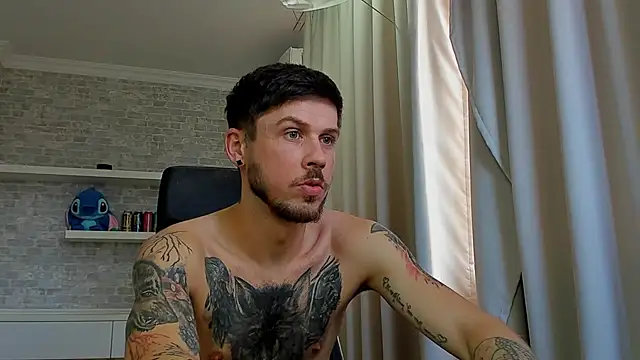 JonahShaw live cam on StripChat