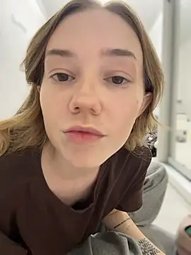 MilaMoone webcam