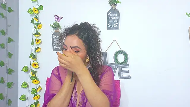 emiily_curly webcam
