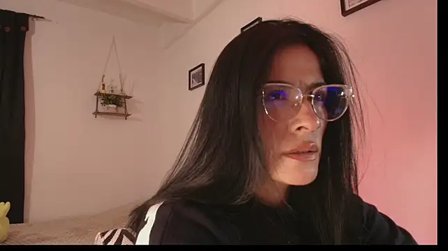 Scarlett_wine webcam