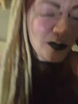 PinkTheHawk webcam