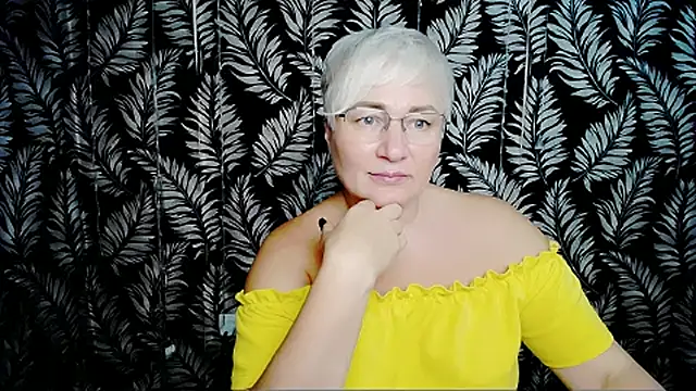 Olivia_playful webcam