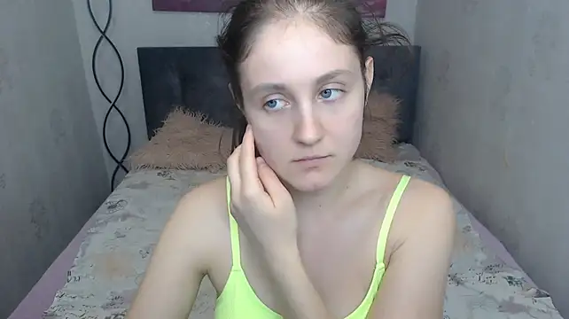 Holliy_Cooper webcam