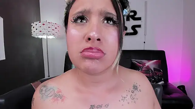 miss_danika webcam