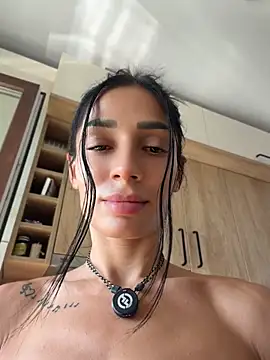 Vicky_luxe
