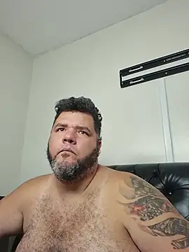 HotDominicanCum webcam