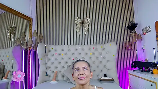 PlayfulShow webcam