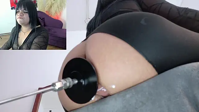 emma_sexxy live cam on StripChat