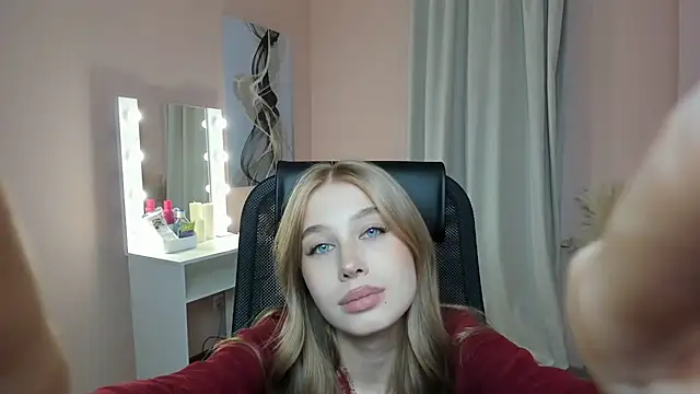 JunieAmert webcam