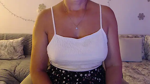 YourfantasyGiuly webcam