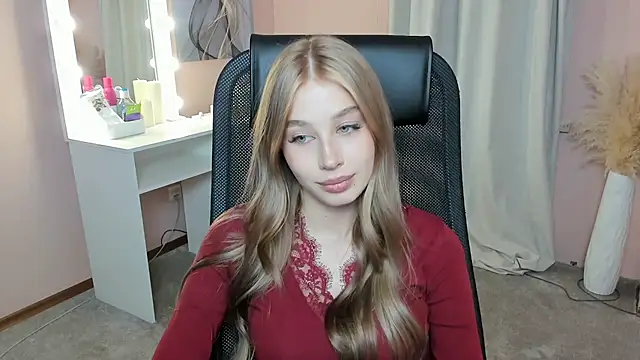 JunieAmert webcam