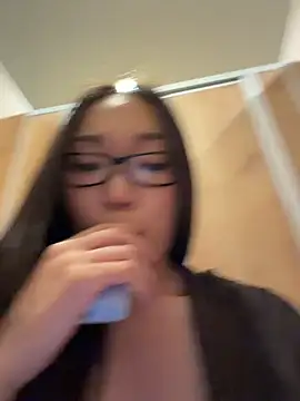 trytomakememoam webcam