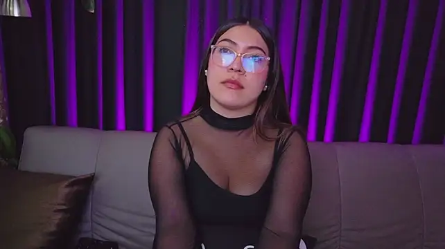 Mila_white1 webcam