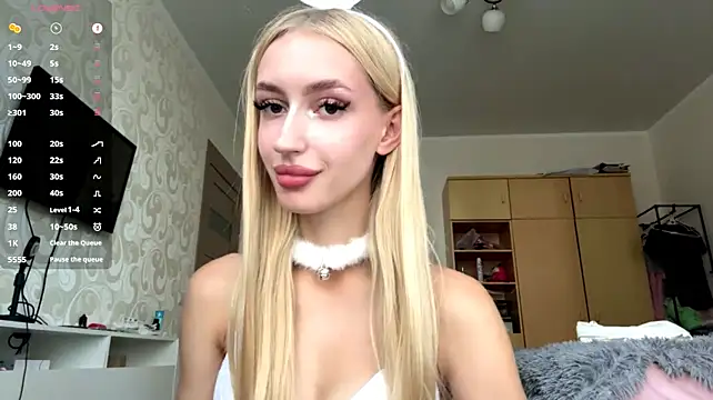 NedaRhinehardt webcam