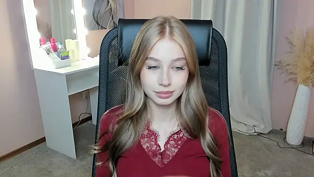 JunieAmert webcam