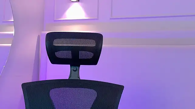 NaomiKlarc