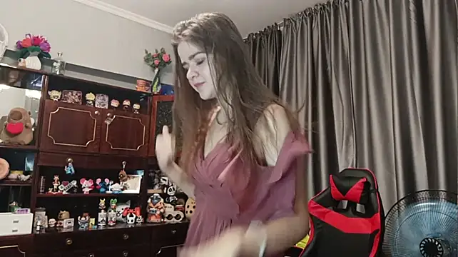 QueenBeatrice webcam