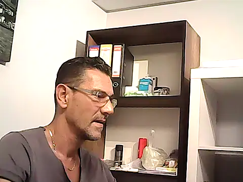 mastercharisma35 live cam on StripChat