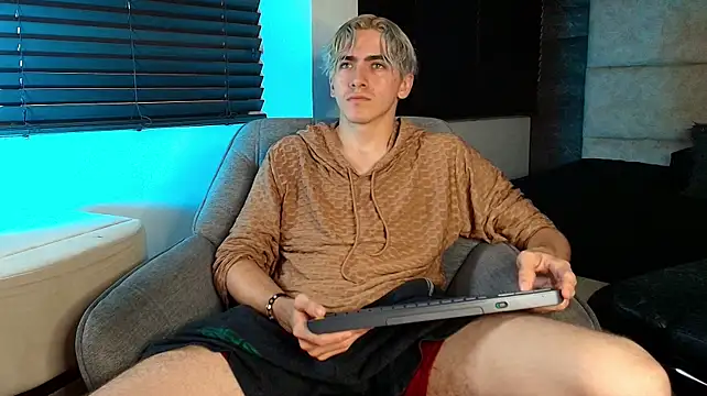 Tyler_Mcrey webcam