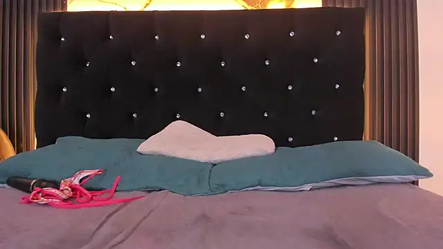 Bellahot387 webcam