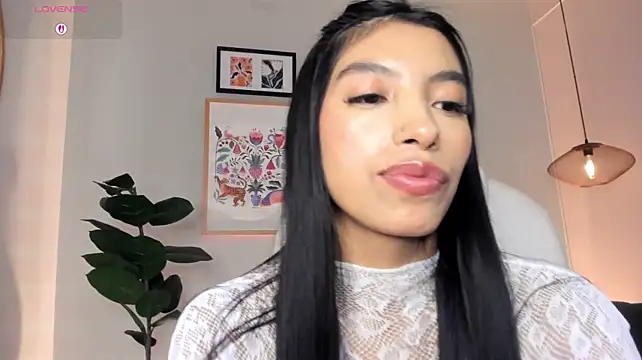 Tiffany_Low webcam