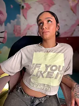 Isabella-Teen live cam