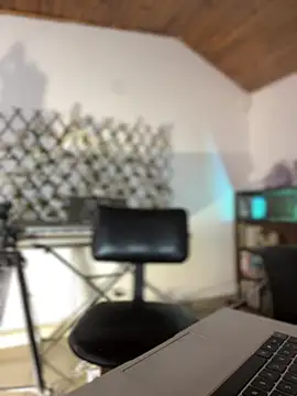 NikkiNix webcam