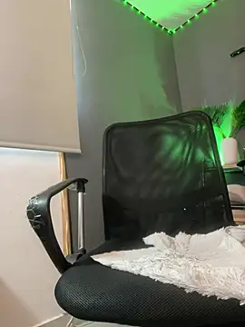 magnumchris live cam on StripChat
