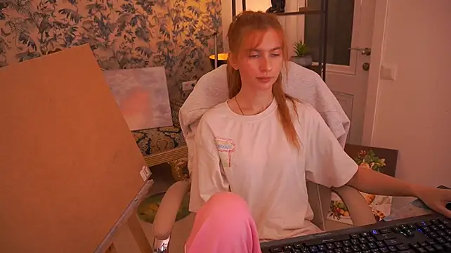 Nicol_Moonn webcam