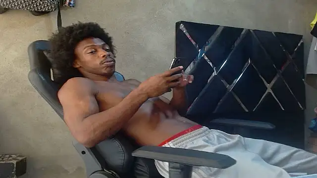 Larry-n-clouds webcam