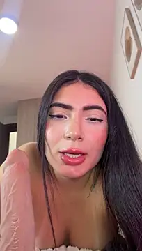 Mia_222 webcam