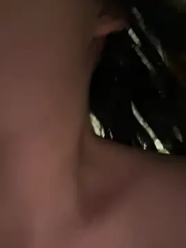 Esmerald_1111 webcam