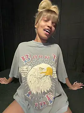 Rakiyahcharms webcam