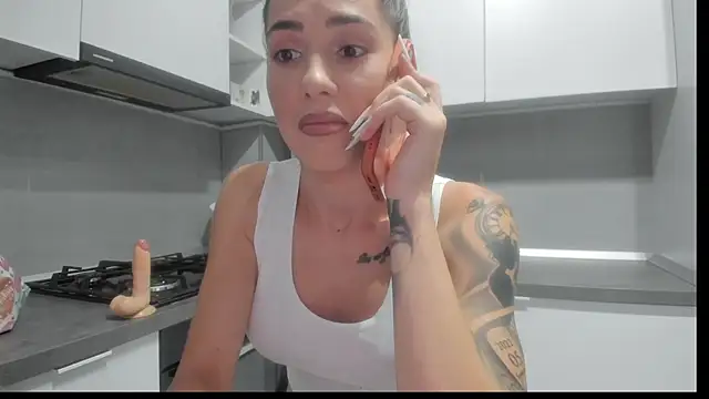 Emmapmg live cam on StripChat