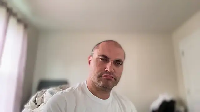 SluggishChase99 webcam
