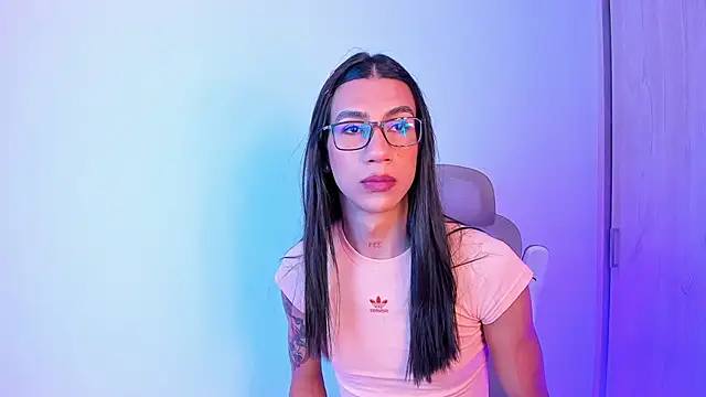 sofiaa_grey_ webcam