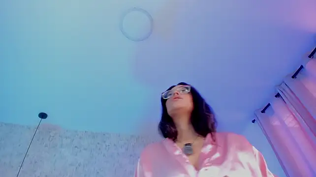 Sasha_Wolff webcam